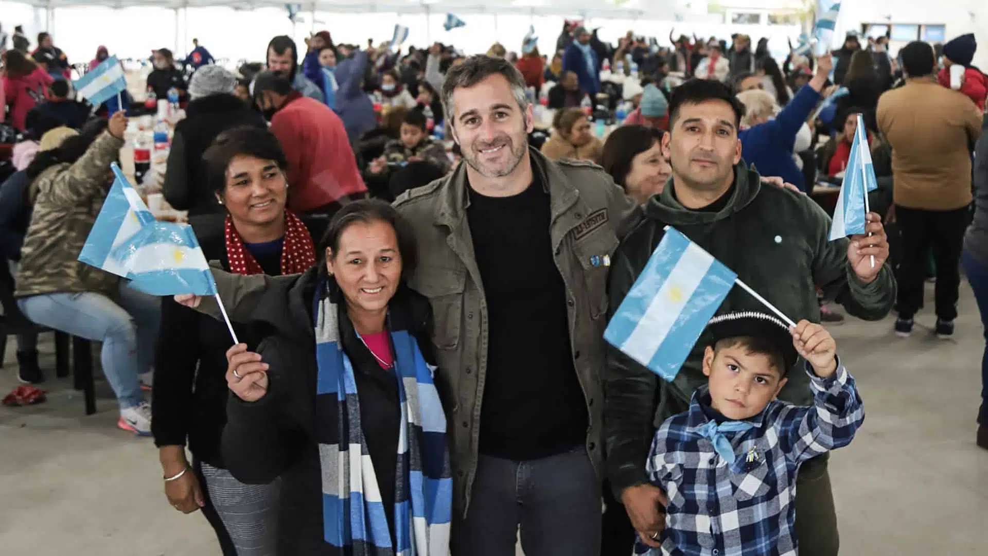 Ach Val Acompa A Los Vecinos En La Celebraci N Del De Mayo El