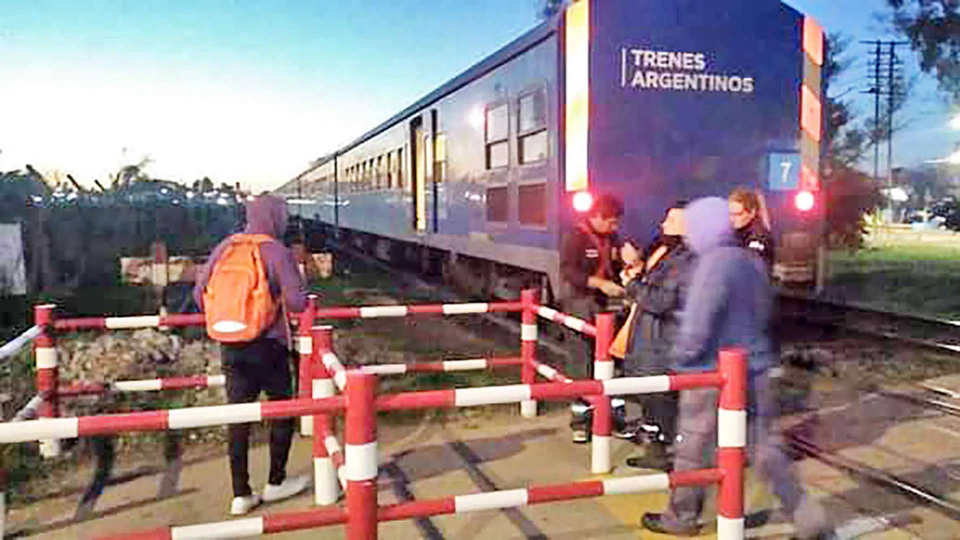 Un joven perdió la vida al ser arrollado por el tren San Martín El