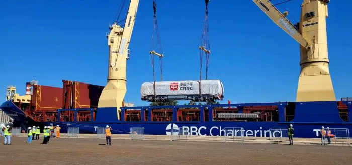 Llegaron al país tres nuevas locomotoras chinas para reforzar el Tren San Martín - Diario Resumen