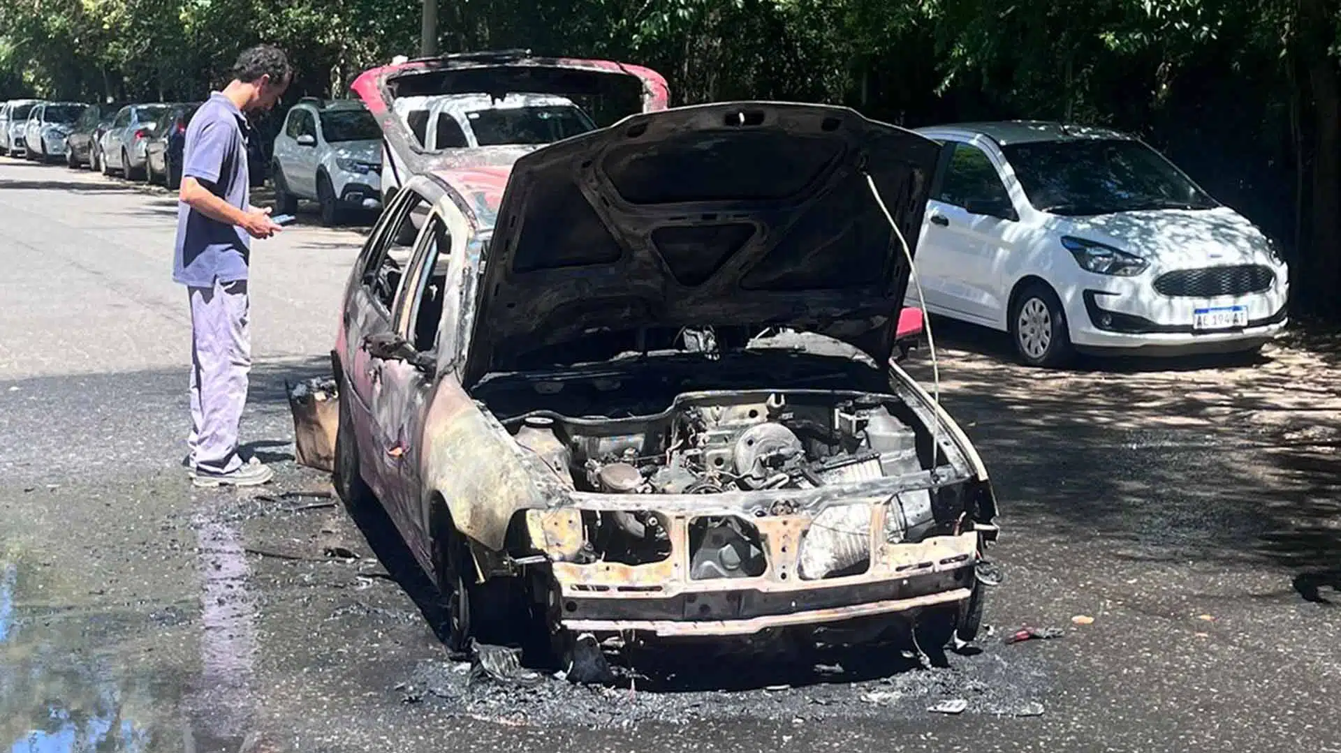 Incendio auto Paseo Champagnat