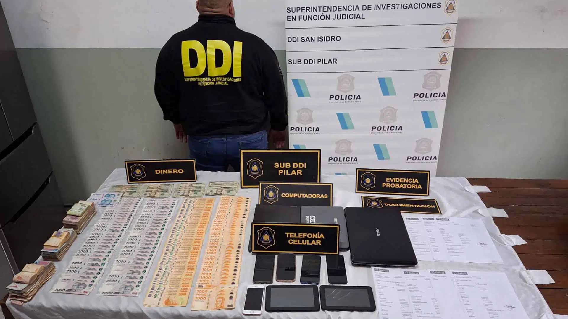 Contadora detenida estafa