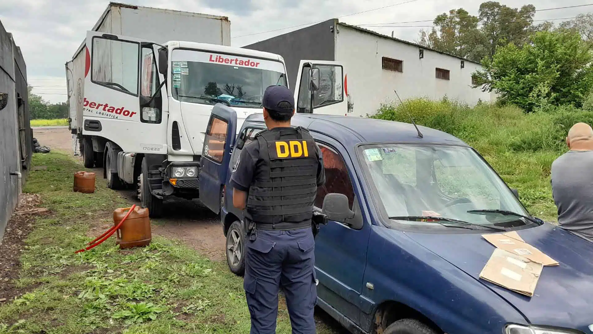 Detenidos hurto gasoil