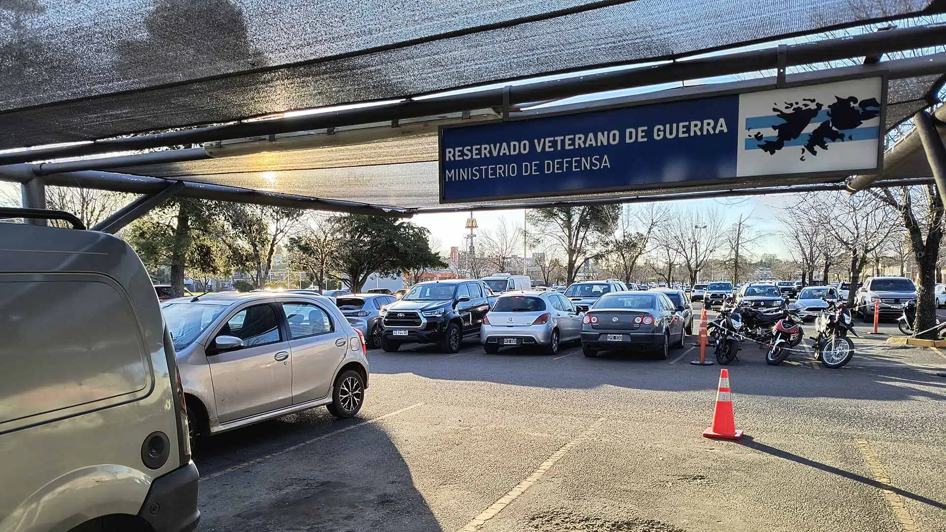 Estacionamiento veteranos shopping