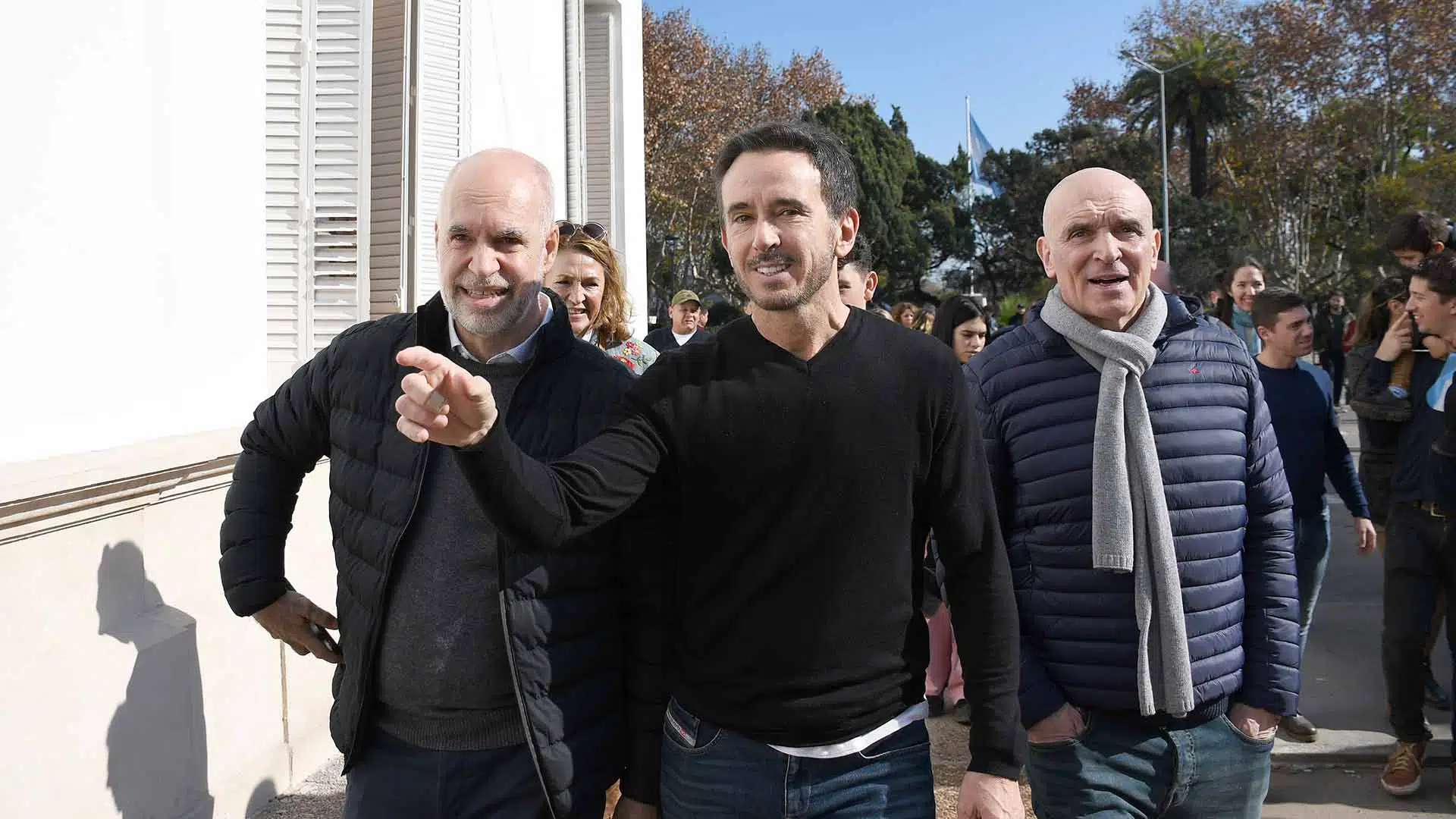 Larreta y Santilli visitaron Pilar junto a Neuspiller para charlar con  vecinos | El Diario de Pilar