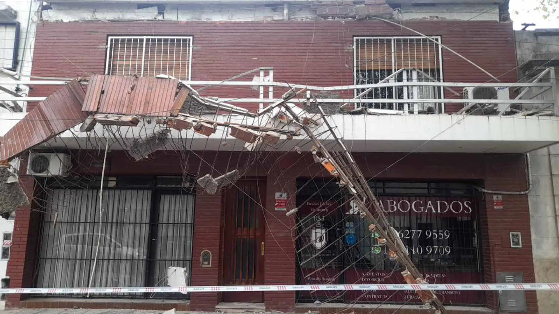 Desplomó techo balcón Pilar